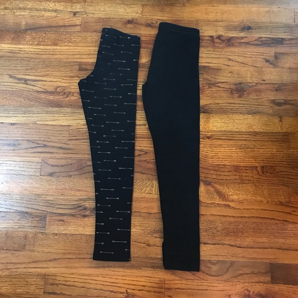 Girls Bottoms Leggings Pants Bundle 
10 Large
Black Arrows Snowflake Moose Santa - Picture 8 of 12